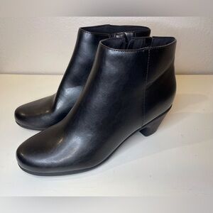 Easy Spirit NWOT Women’s Camira‎ Casual Classic Black Ankle Boots Size 9.5
